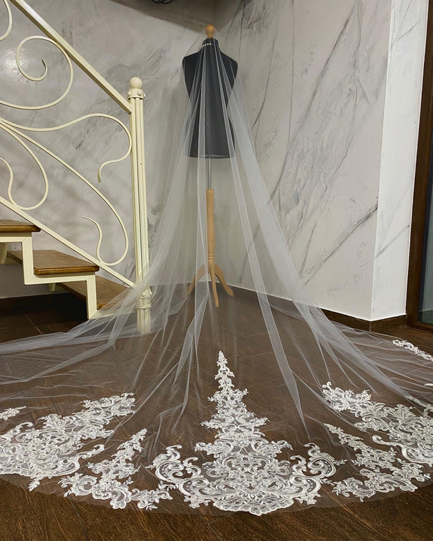 Lace wedding veil for the bride