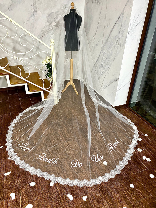 Bespoke Wedding Veil with phrases. Personalized Veil with Lace.