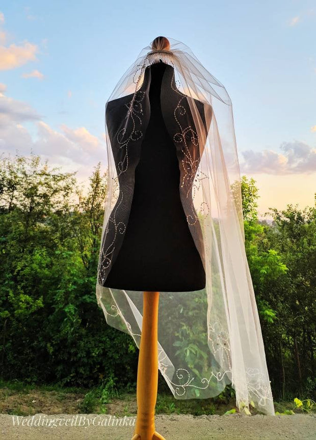 Wedding veil, embroidered with beads, glass beads, sequins.