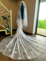 Wedding veil with flowers, 3D veil, veil with silver pearls.