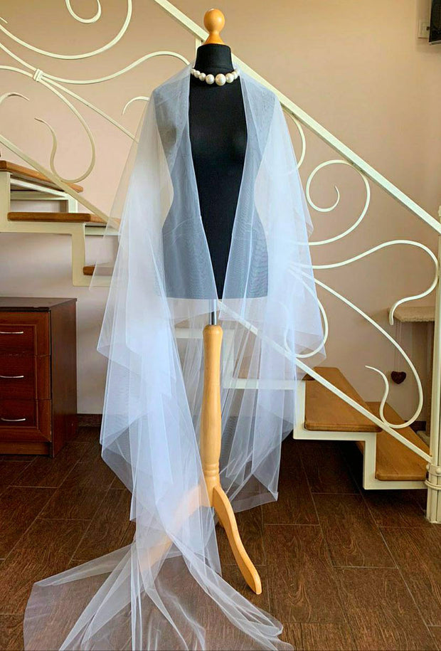 Wedding Veil 3-tiers floor-length, blusher veil, flowing veil.