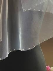 Short wedding veil with pearls edge, hen patty veil.