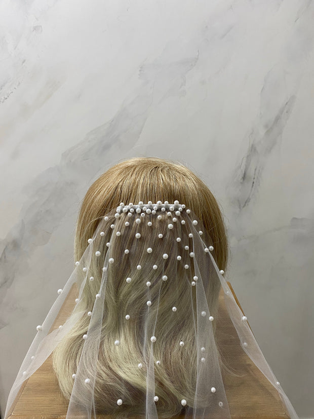 First Communion veil for Little Girls. Pearls edge veil, veil on comb. – by  Galinka